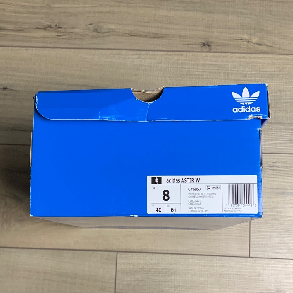 *New* Adidas Astir W - Picture 4 of 4